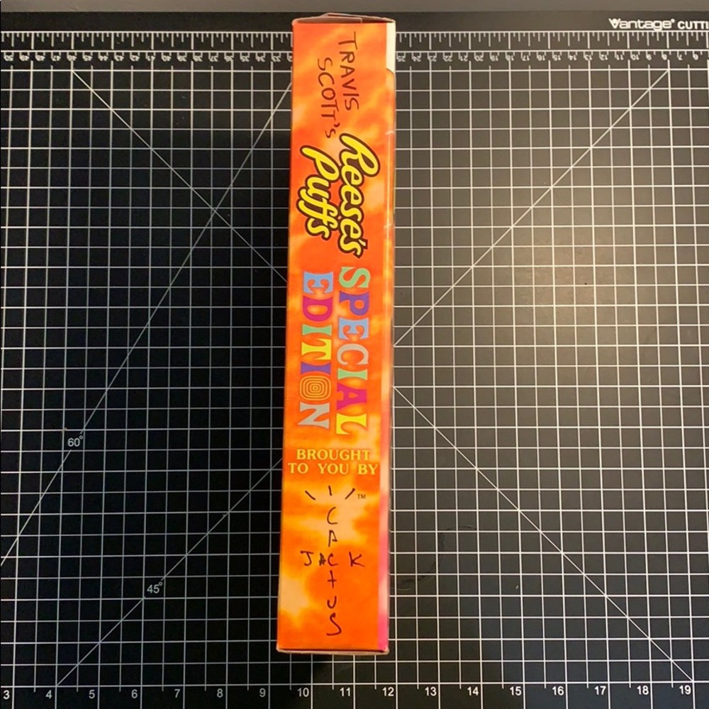 Travis Scott Reese's Puffs - Picture 4 of 6